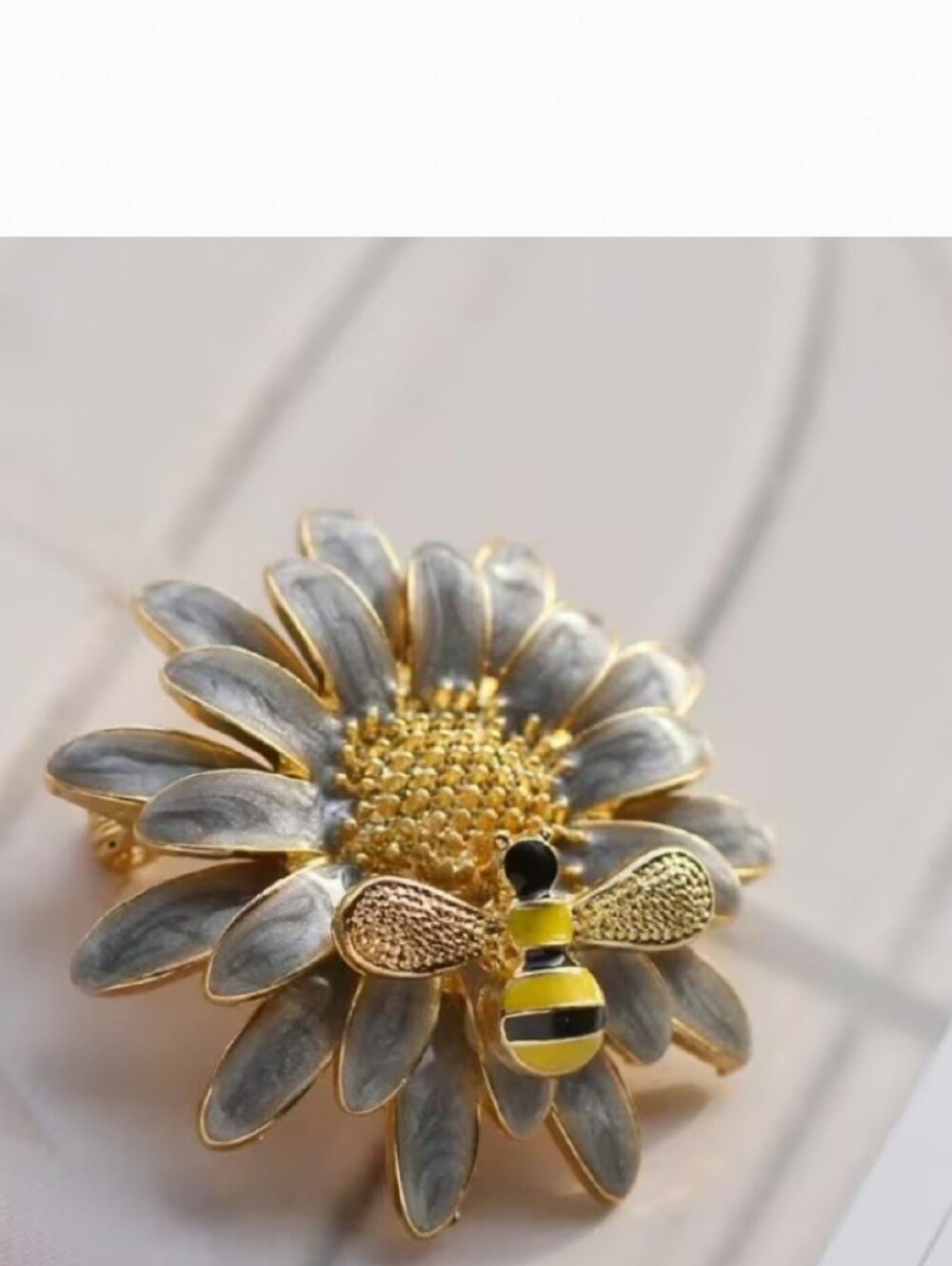🌺Bee Daisy Flower Brooch Bee Accessories Bee Jewelry Gifts For Her